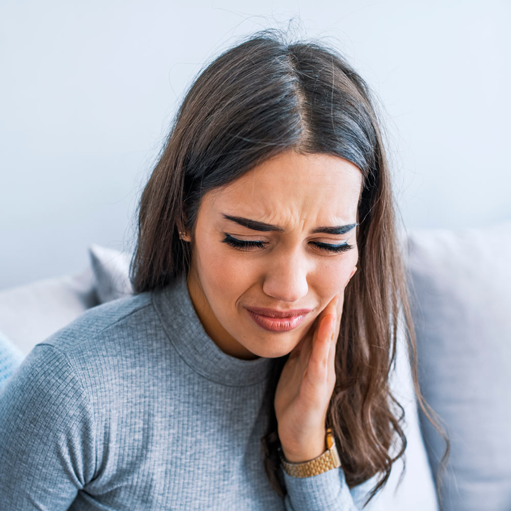 Woman with toothache